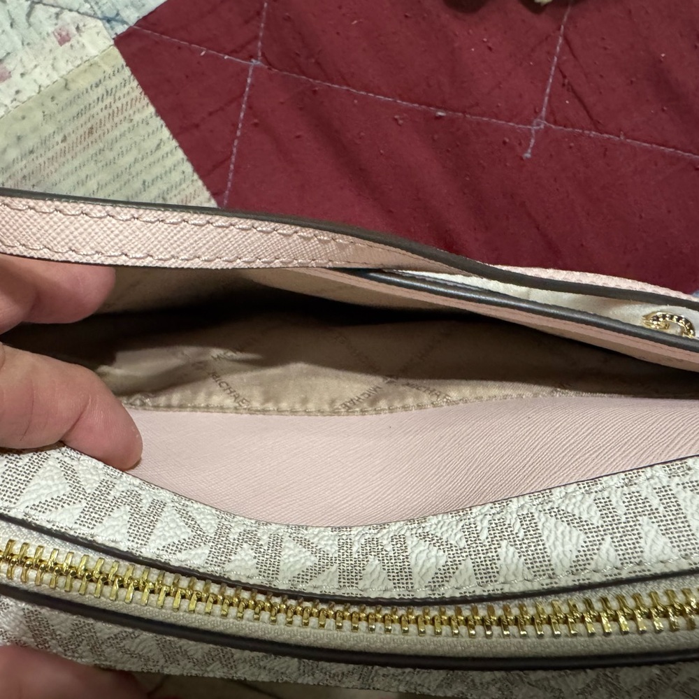 Michael Kors Cream and Pink Logo Crossbody Bag - Picture 5 of 6